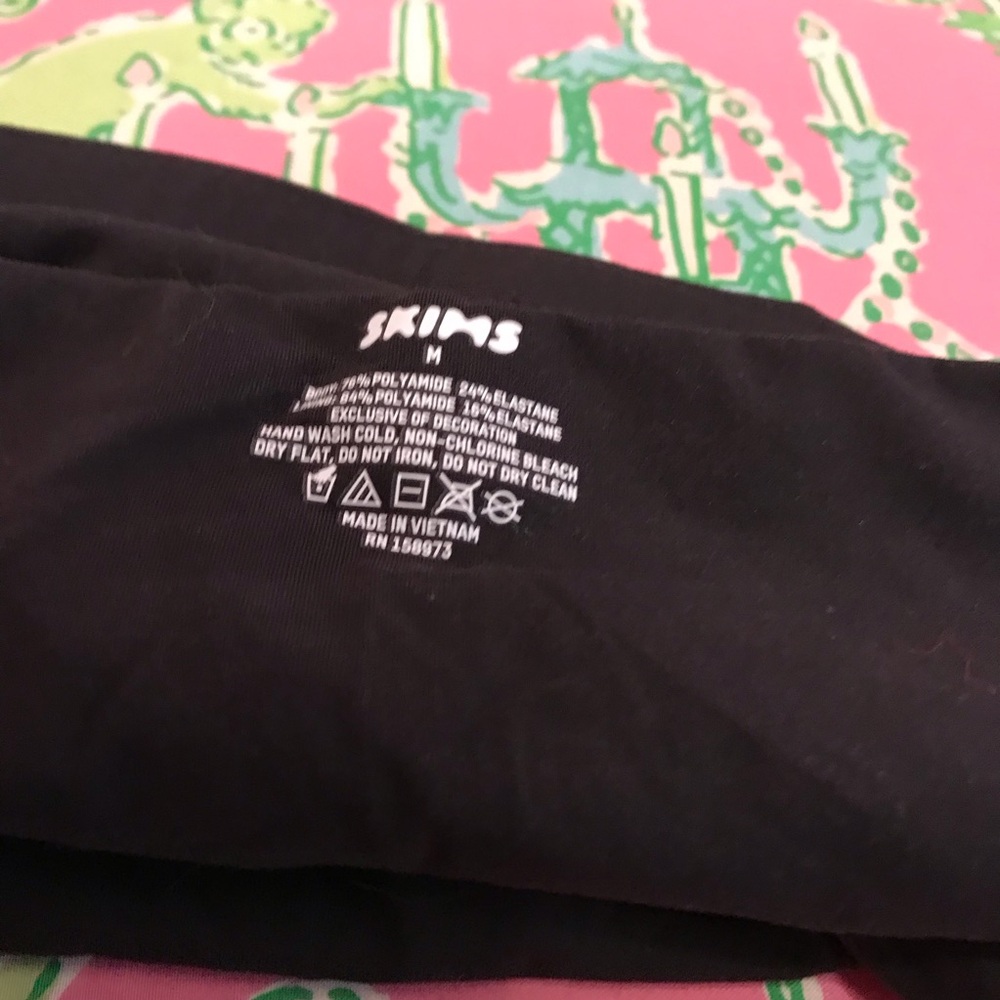 SKIMS onyx black Fits Everybody Bandeau Bra size medium - Picture 3 of 4